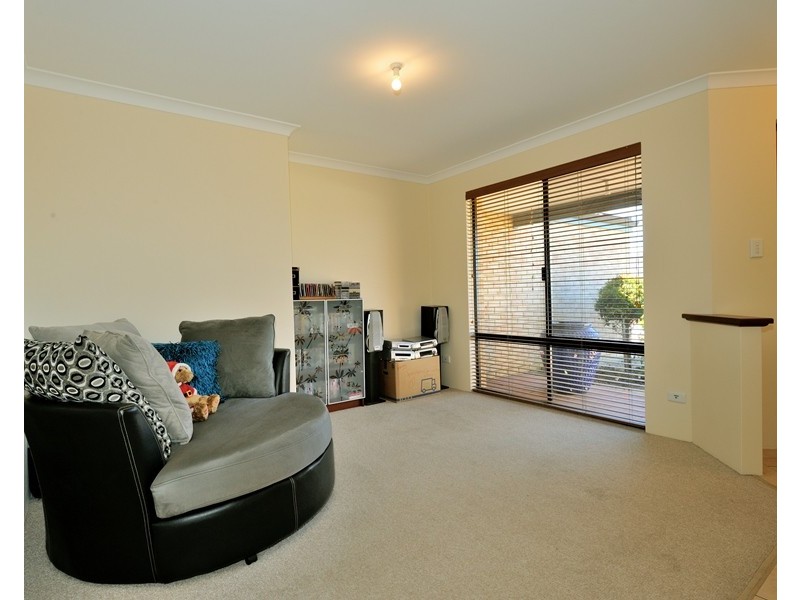 16 Pimento Circle, Port Kennedy WA 6172