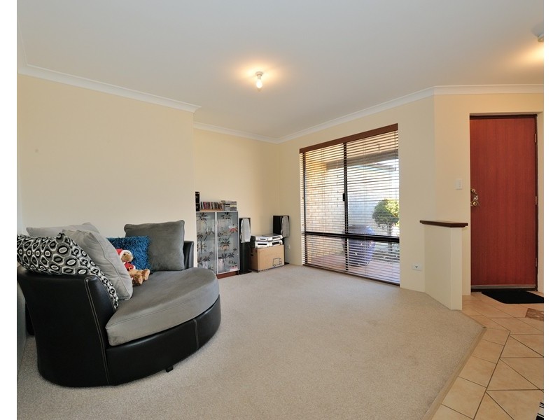 16 Pimento Circle, Port Kennedy WA 6172