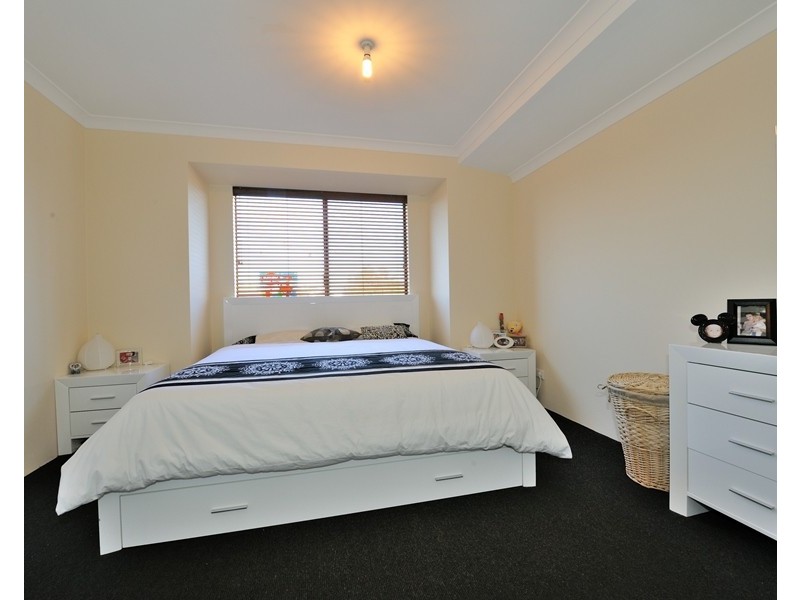 16 Pimento Circle, Port Kennedy WA 6172