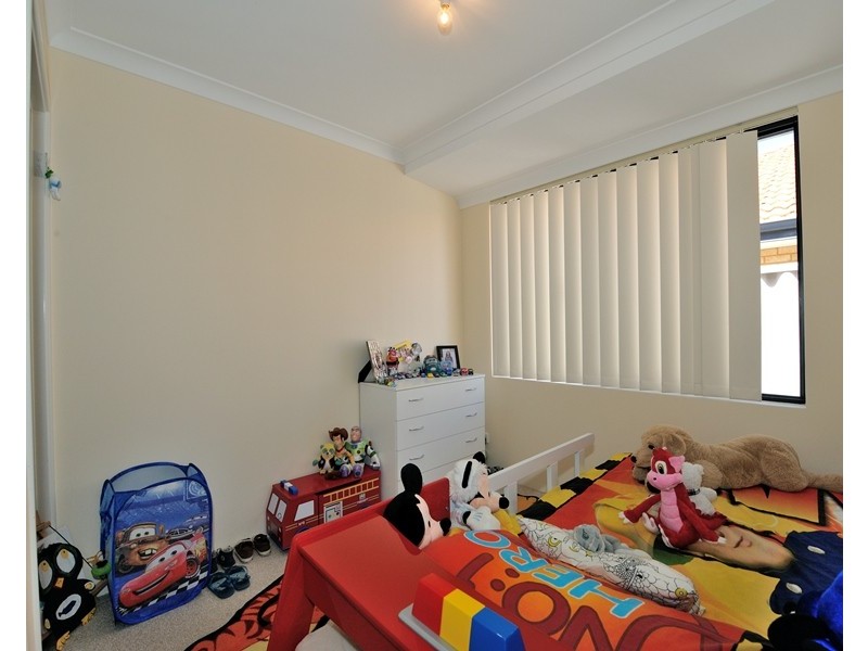 16 Pimento Circle, Port Kennedy WA 6172