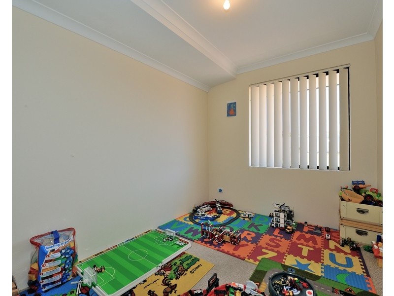 16 Pimento Circle, Port Kennedy WA 6172