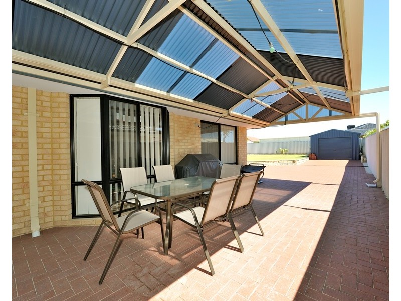 16 Pimento Circle, Port Kennedy WA 6172