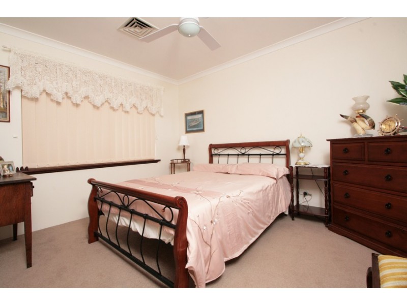 8 Bunbury Place, Rockingham WA 6168