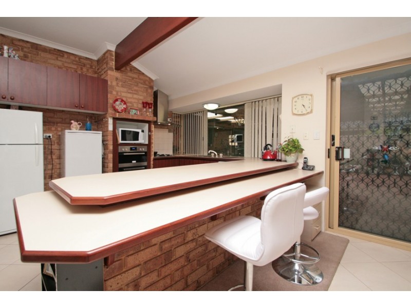 8 Bunbury Place, Rockingham WA 6168