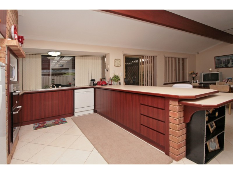 8 Bunbury Place, Rockingham WA 6168