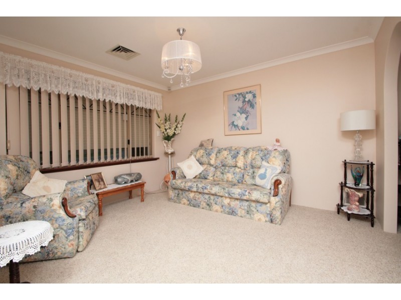 8 Bunbury Place, Rockingham WA 6168