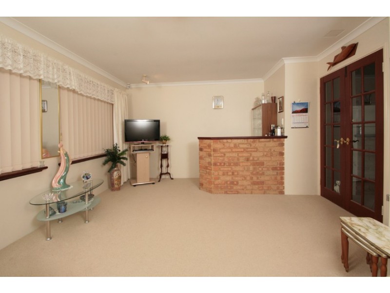 8 Bunbury Place, Rockingham WA 6168