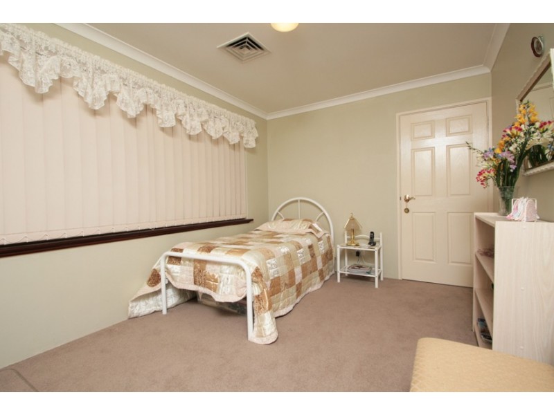 8 Bunbury Place, Rockingham WA 6168