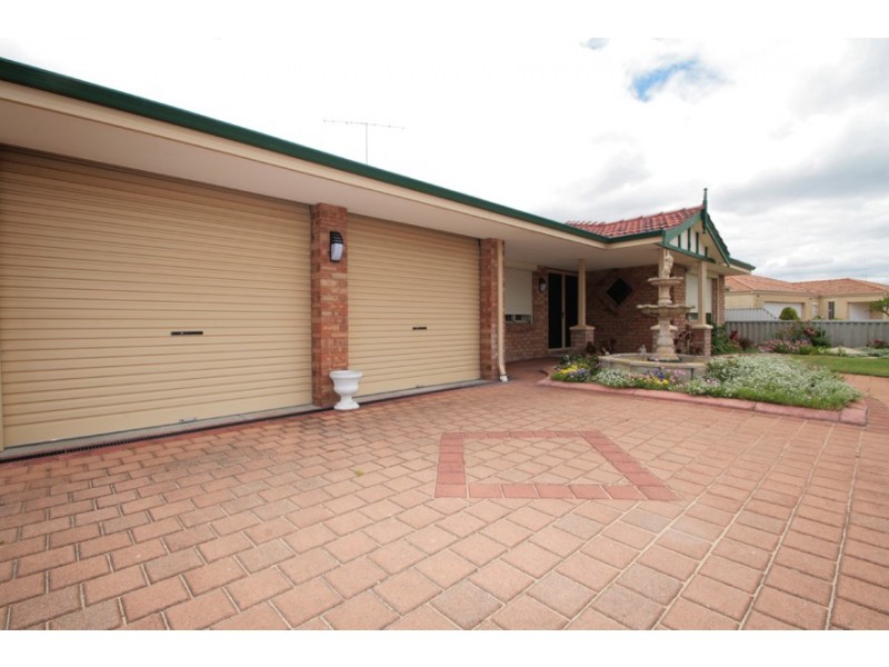 8 Bunbury Place, Rockingham WA 6168