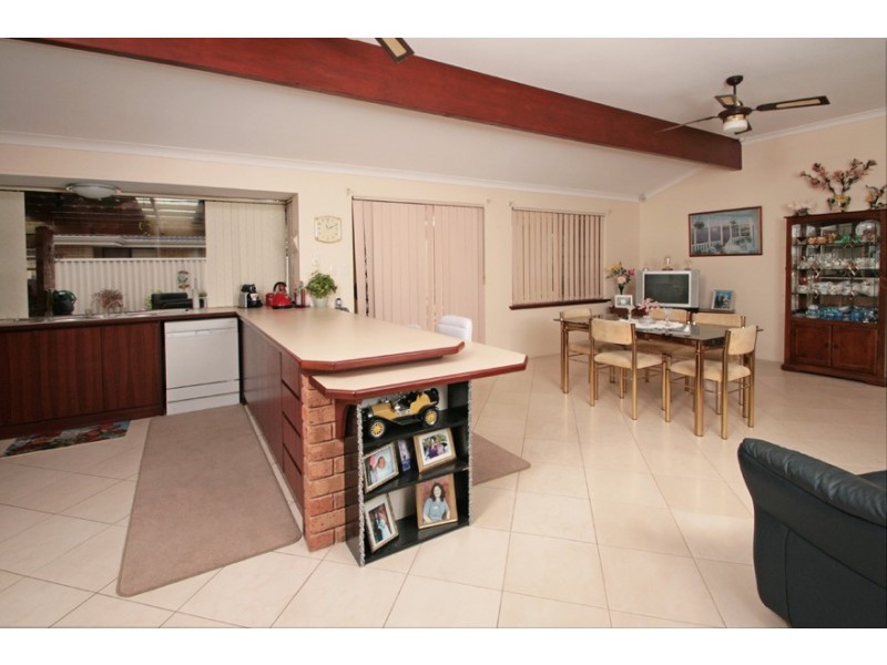 8 Bunbury Place, Rockingham WA 6168