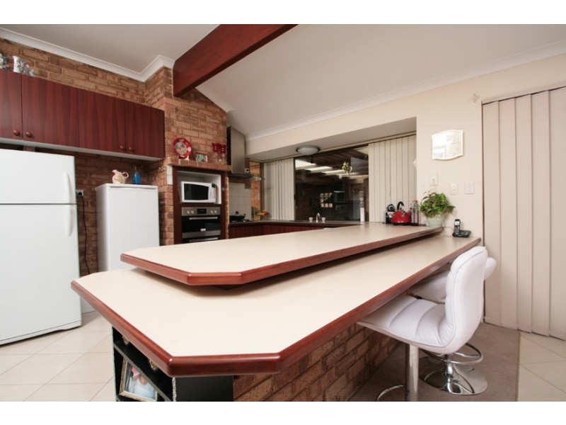 8 Bunbury Place, Rockingham WA 6168
