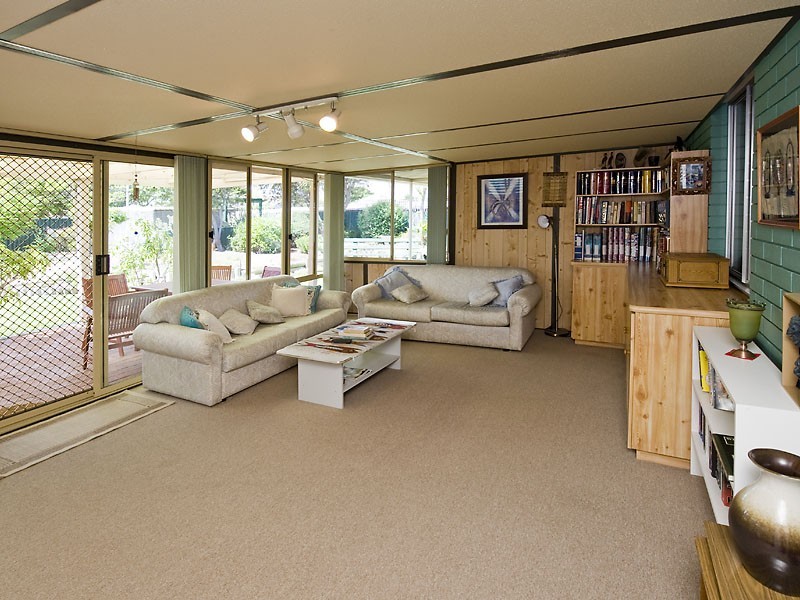 24 McClure Street, Safety Bay WA 6169