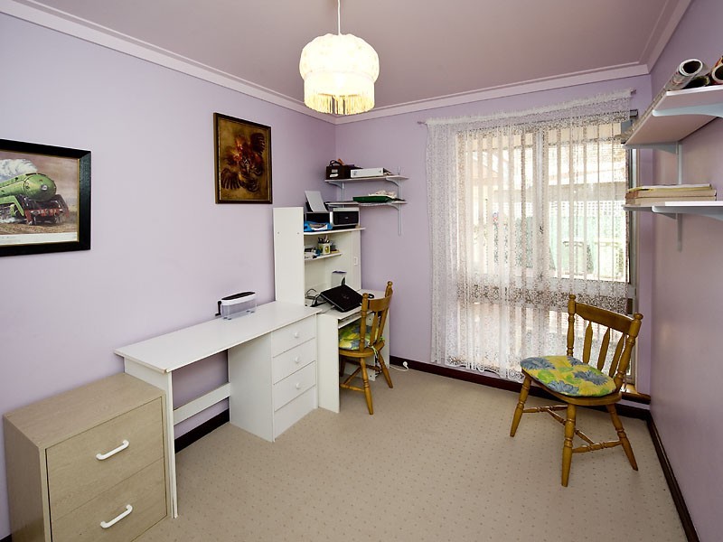 24 McClure Street, Safety Bay WA 6169