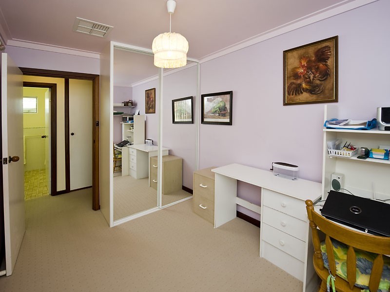 24 McClure Street, Safety Bay WA 6169