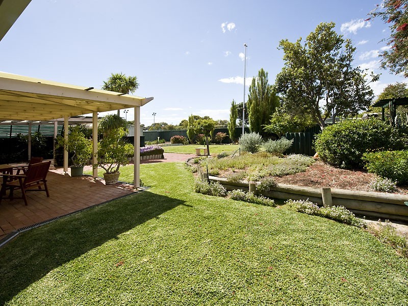 24 McClure Street, Safety Bay WA 6169