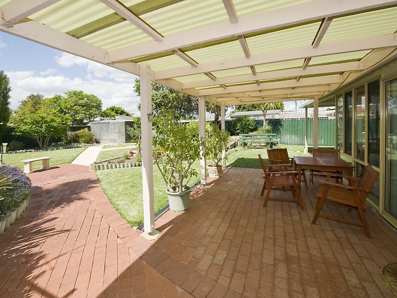 24 McClure Street, Safety Bay WA 6169