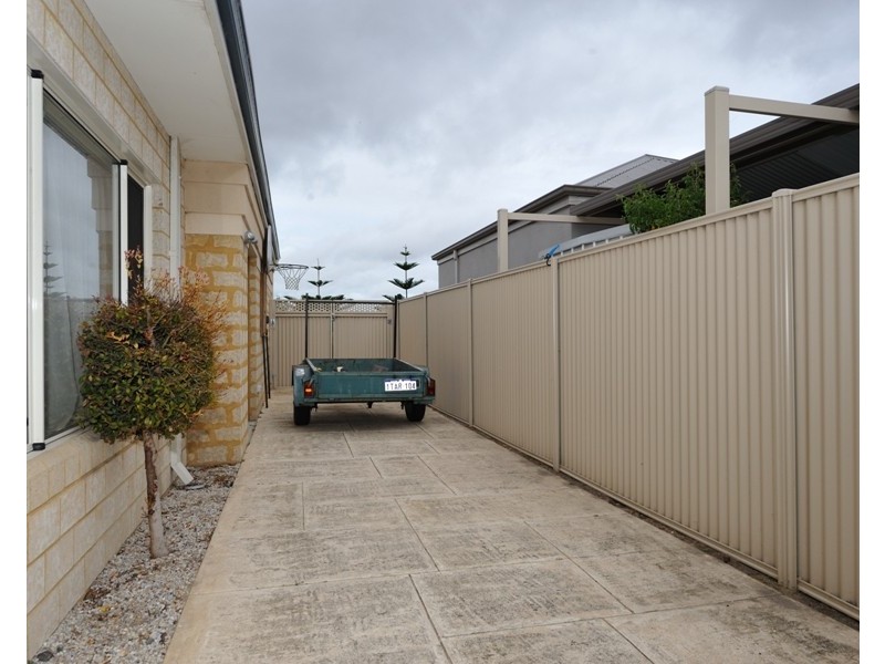 60 Harrington Waters Drive, Waikiki WA 6169