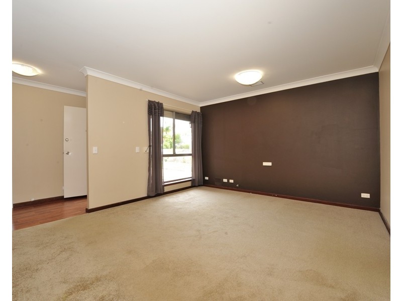 7 Varley Crescent, Cooloongup WA 6168