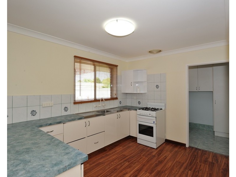 7 Varley Crescent, Cooloongup WA 6168