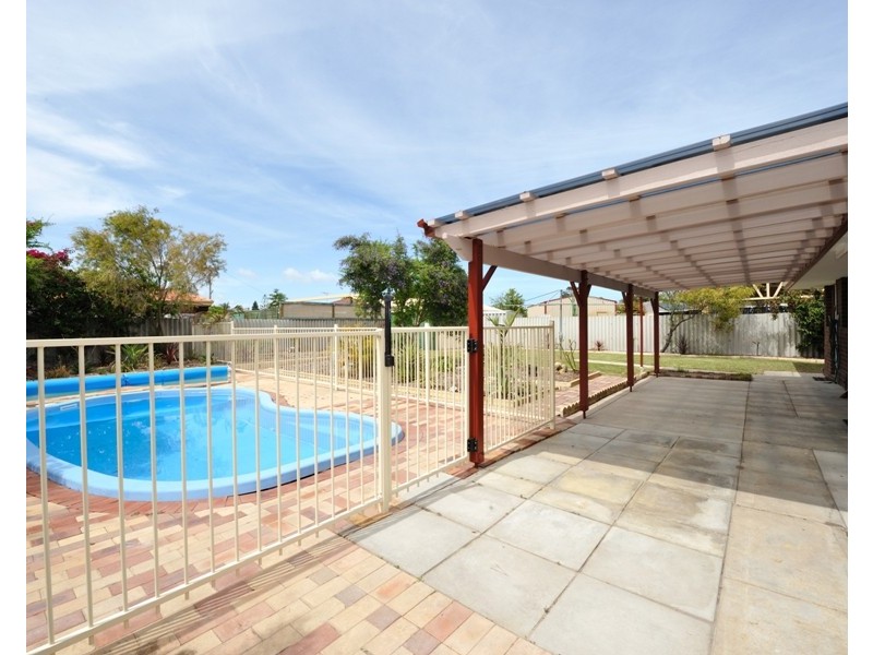 7 Varley Crescent, Cooloongup WA 6168