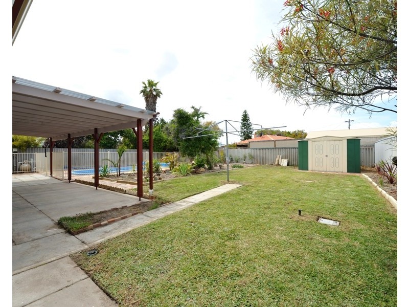 7 Varley Crescent, Cooloongup WA 6168