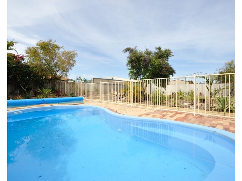 7 Varley Crescent, Cooloongup WA 6168