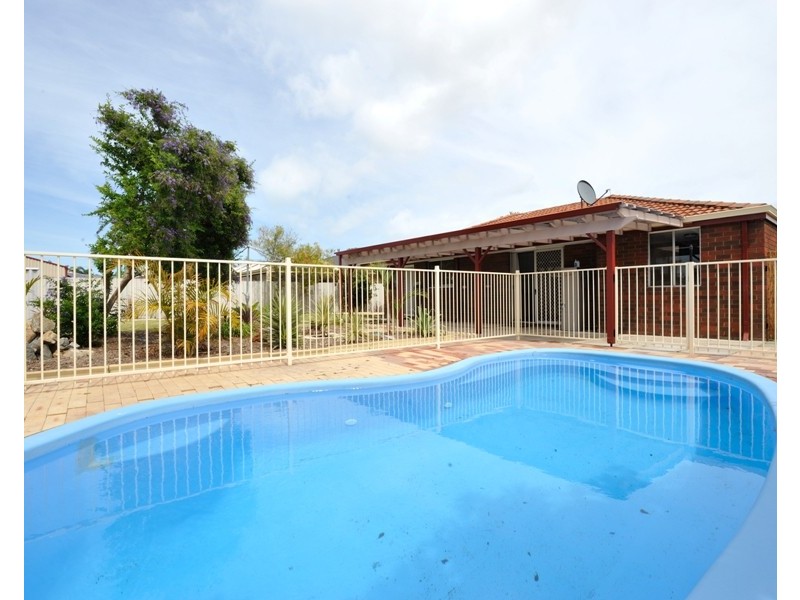 7 Varley Crescent, Cooloongup WA 6168