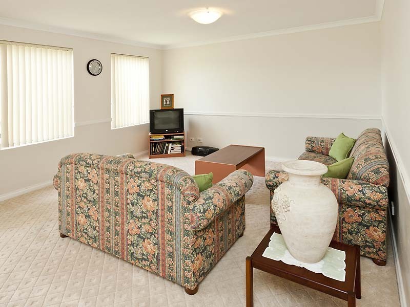 21 Laguardia Loop, Port Kennedy WA 6172