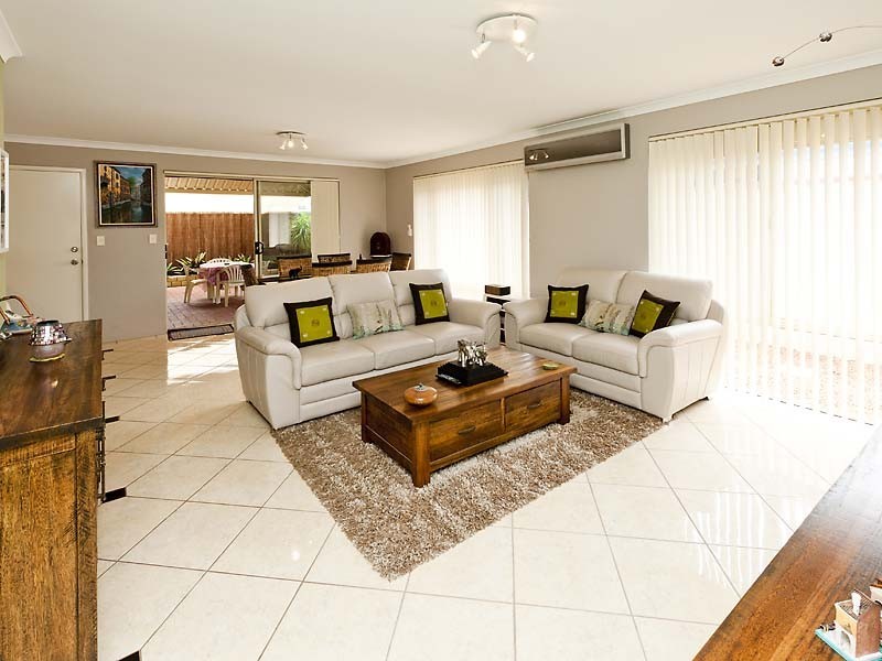 21 Laguardia Loop, Port Kennedy WA 6172