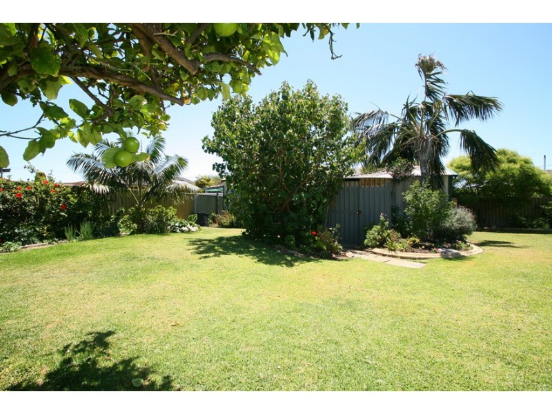 58 Malibu Road, Safety Bay WA 6169