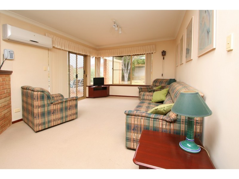 4 Stuart Place, Rockingham WA 6168