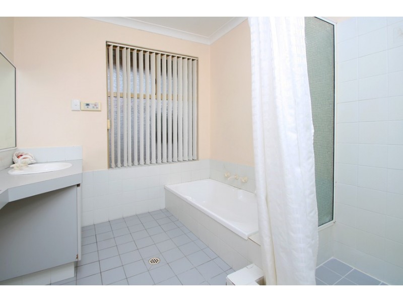 4 Stuart Place, Rockingham WA 6168