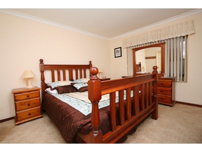 4 Stuart Place, Rockingham WA 6168