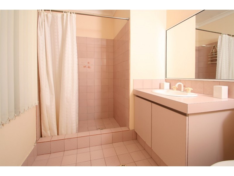 4 Stuart Place, Rockingham WA 6168