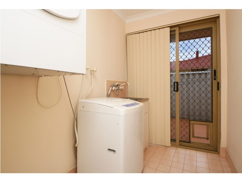 4 Stuart Place, Rockingham WA 6168