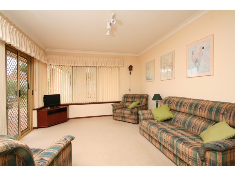 4 Stuart Place, Rockingham WA 6168