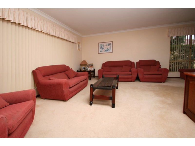 4 Stuart Place, Rockingham WA 6168