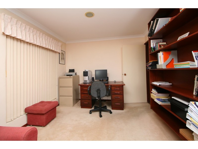 4 Stuart Place, Rockingham WA 6168