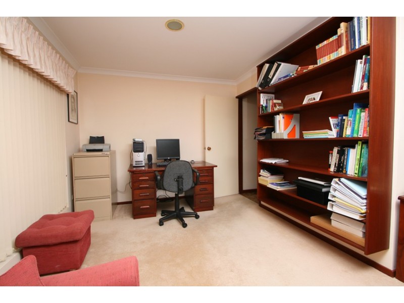 4 Stuart Place, Rockingham WA 6168