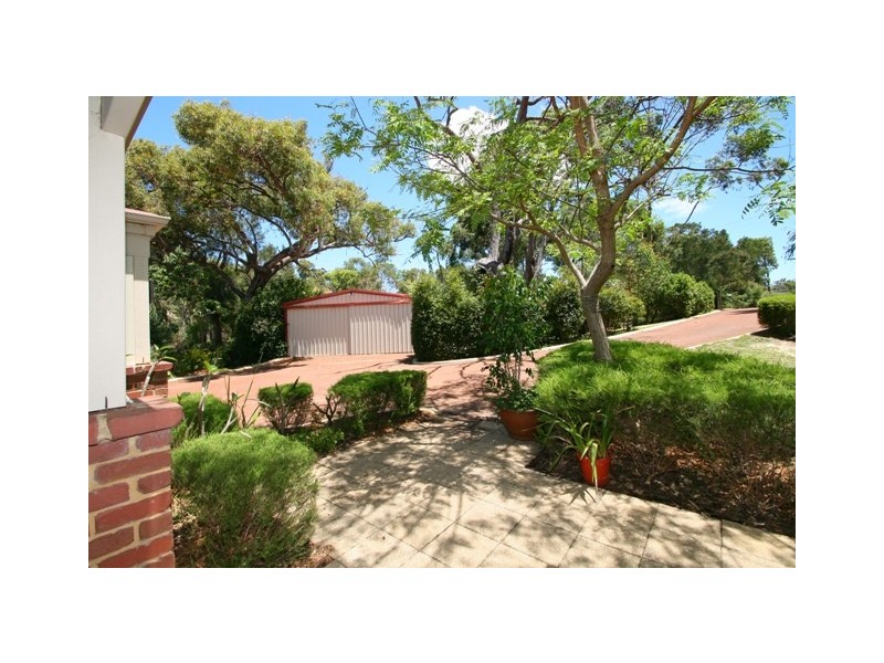 10 Coachman Court, Wellard WA 6170