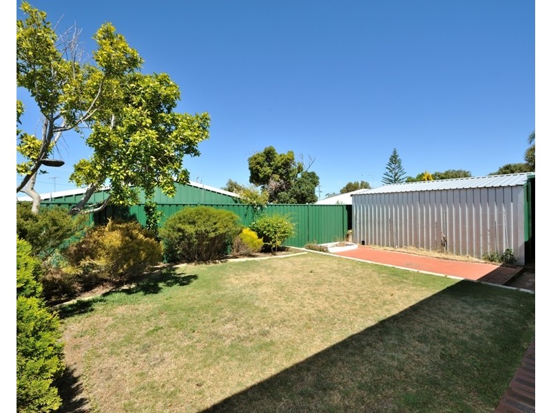 6 LEDGER STREET, Warnbro WA 6169