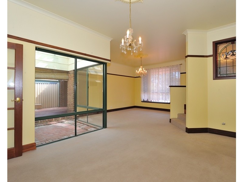 6 LEDGER STREET, Warnbro WA 6169