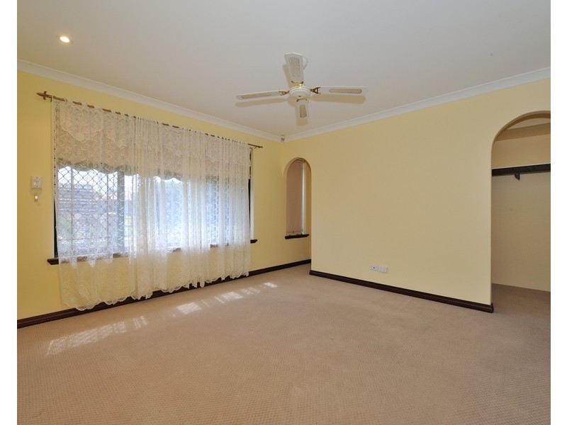 6 LEDGER STREET, Warnbro WA 6169