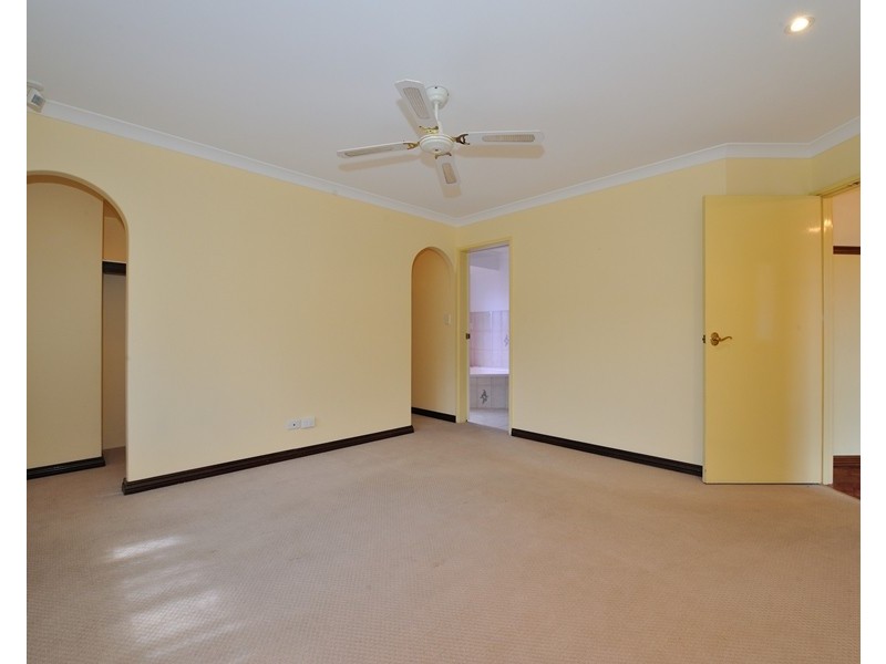 6 LEDGER STREET, Warnbro WA 6169