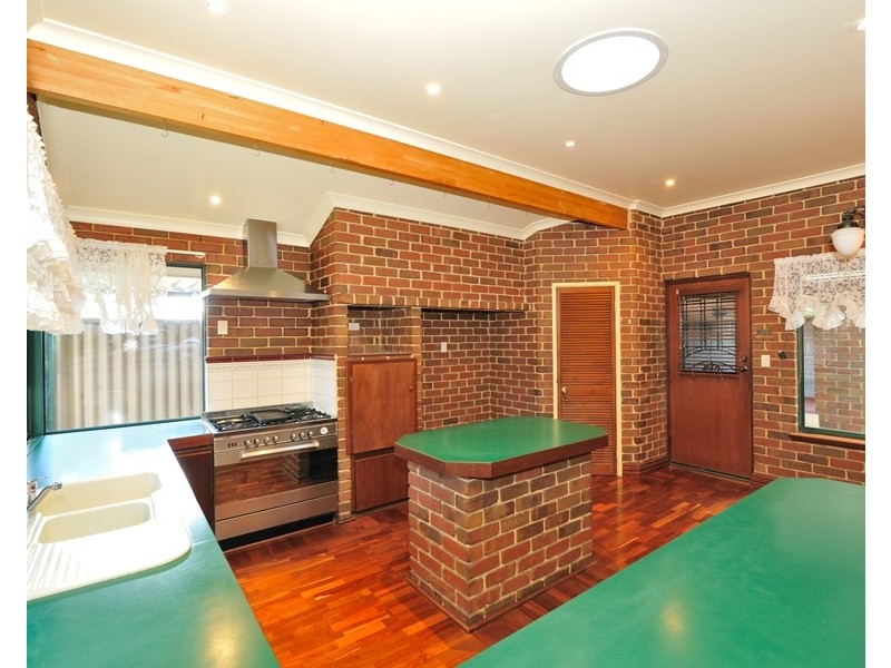 6 LEDGER STREET, Warnbro WA 6169