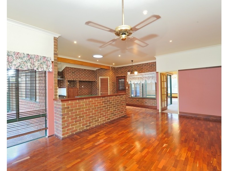 6 LEDGER STREET, Warnbro WA 6169