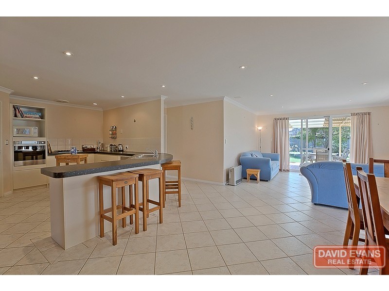 52 Janet Road, Safety Bay WA 6169