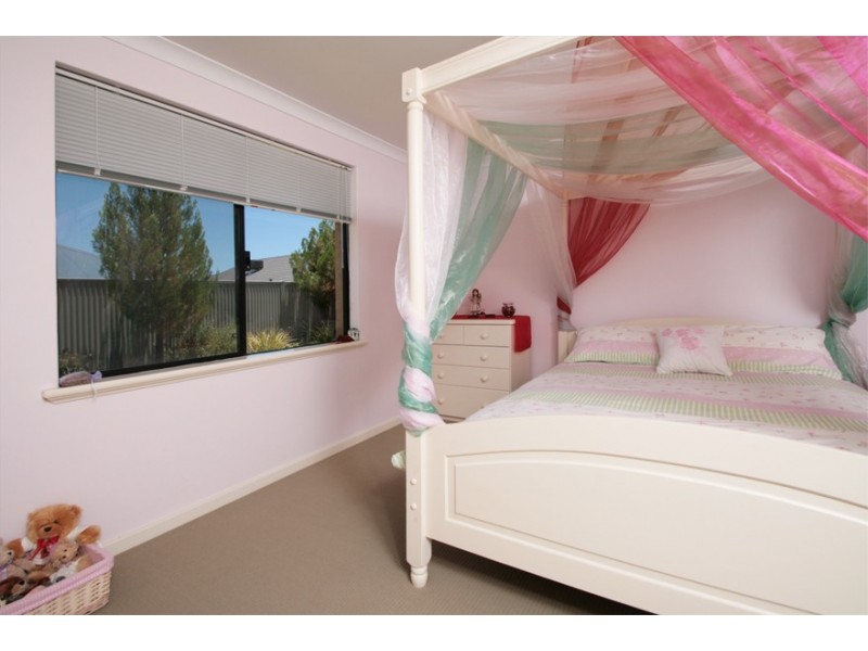 113 Harrington Waters Drive, Waikiki WA 6169