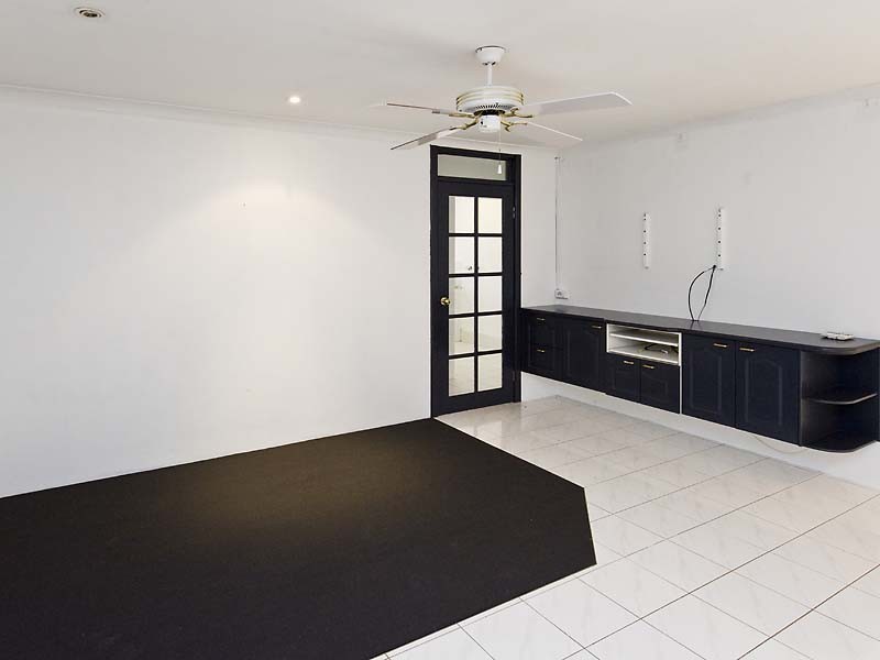 1  Hinds Court, Waikiki WA 6169