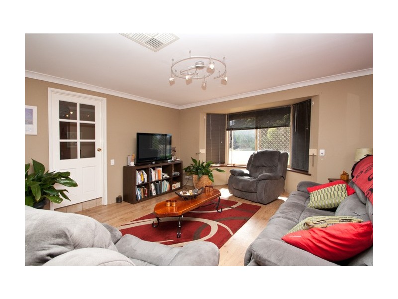 20  Chalmers Avenue, Waikiki WA 6169